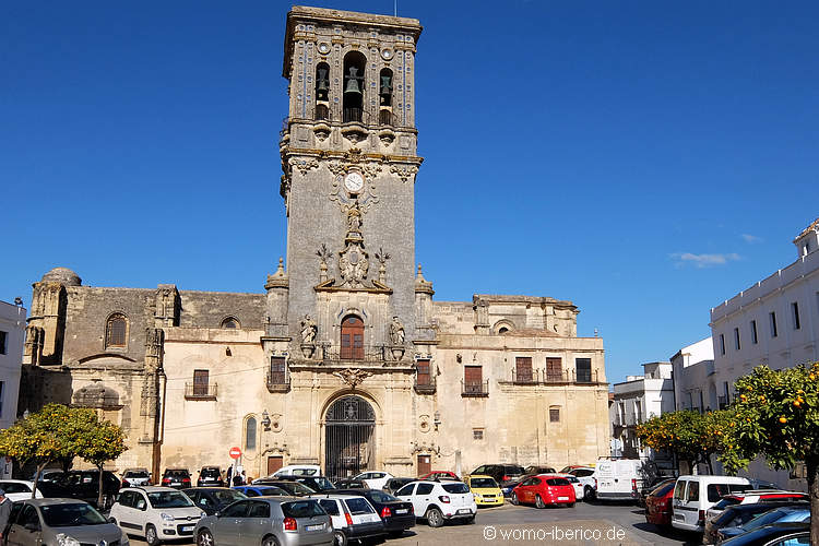 20220207 Arcos Basilica Plaza