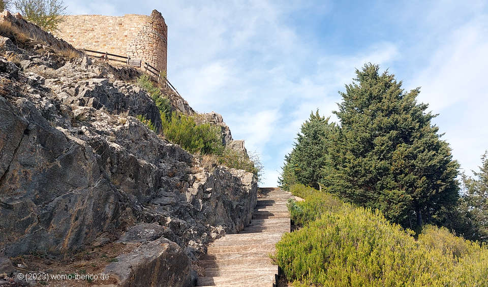 20230927 AguilarDeCampoo Burg Treppe