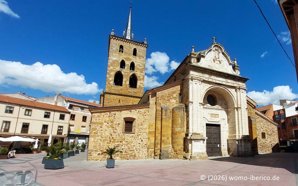 Benavente, Kirche "Santa María del Azogue" 20260517 Benavente Kirche